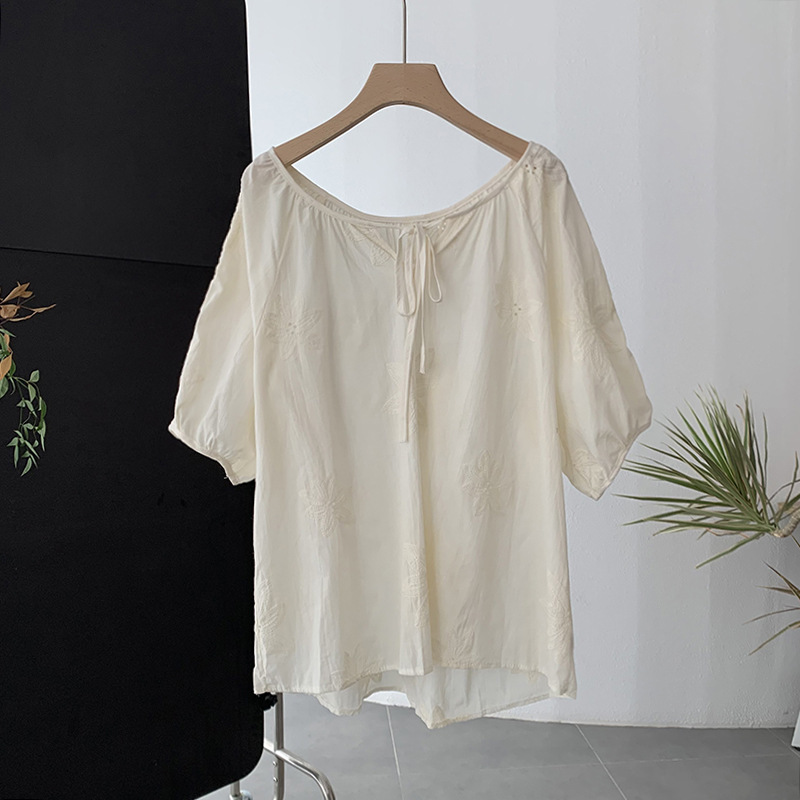 Hollow Embroidery Round Neck Shirt