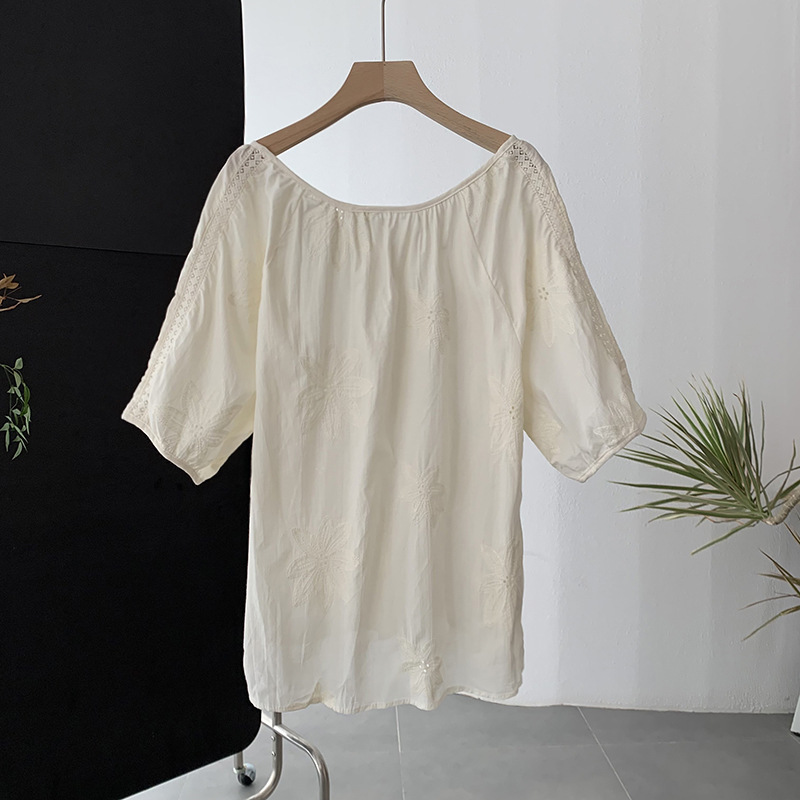 Hollow Embroidery Round Neck Shirt